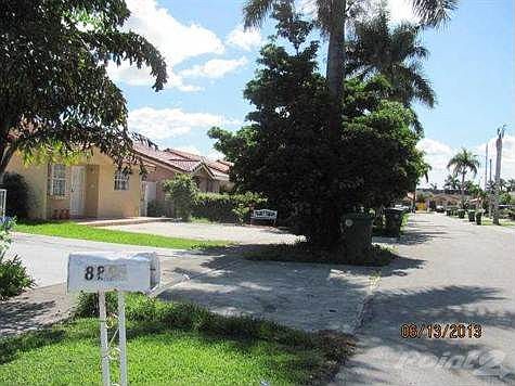 3rd image of 8869 NW 113th St
