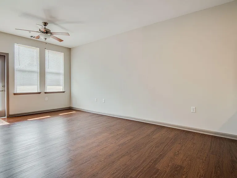 Marvel Apartments — Photo 12