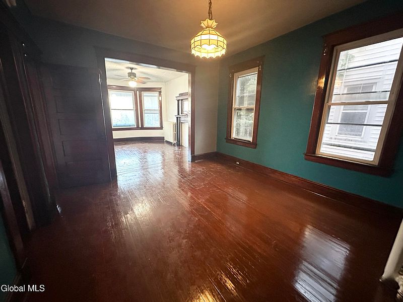 3rd image of 1212 Broadway