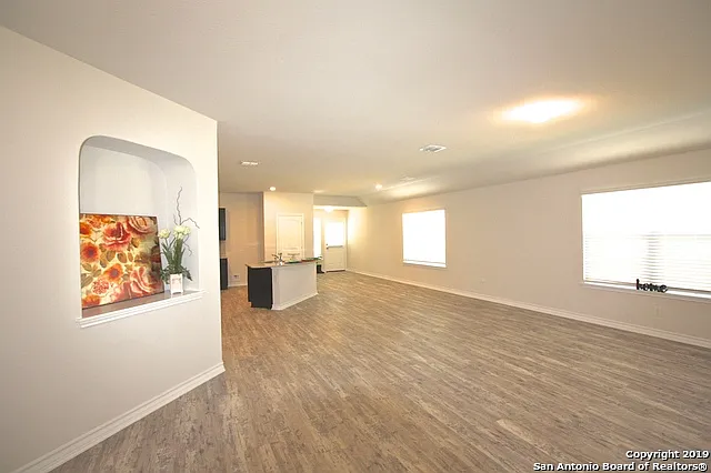 4 bed, 2.0 bath, 1901 sqft, $1,850 — Photo 4