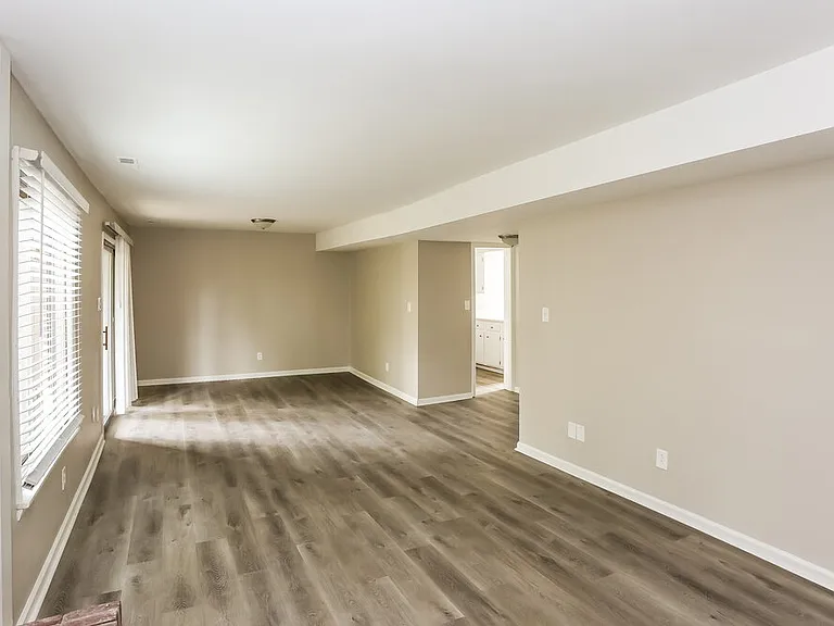 3125 Windbluff Dr — Photo 8