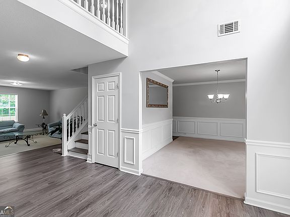 3rd image of 4250 Defoors Farm Trl