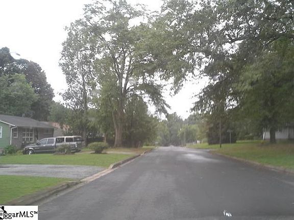 2nd image of 359 Crestview Dr
