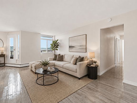 3rd image of 50 Jerome Cres #1101