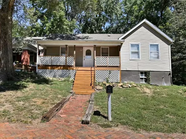 1013 Kearney St, Atchison, KS 66002