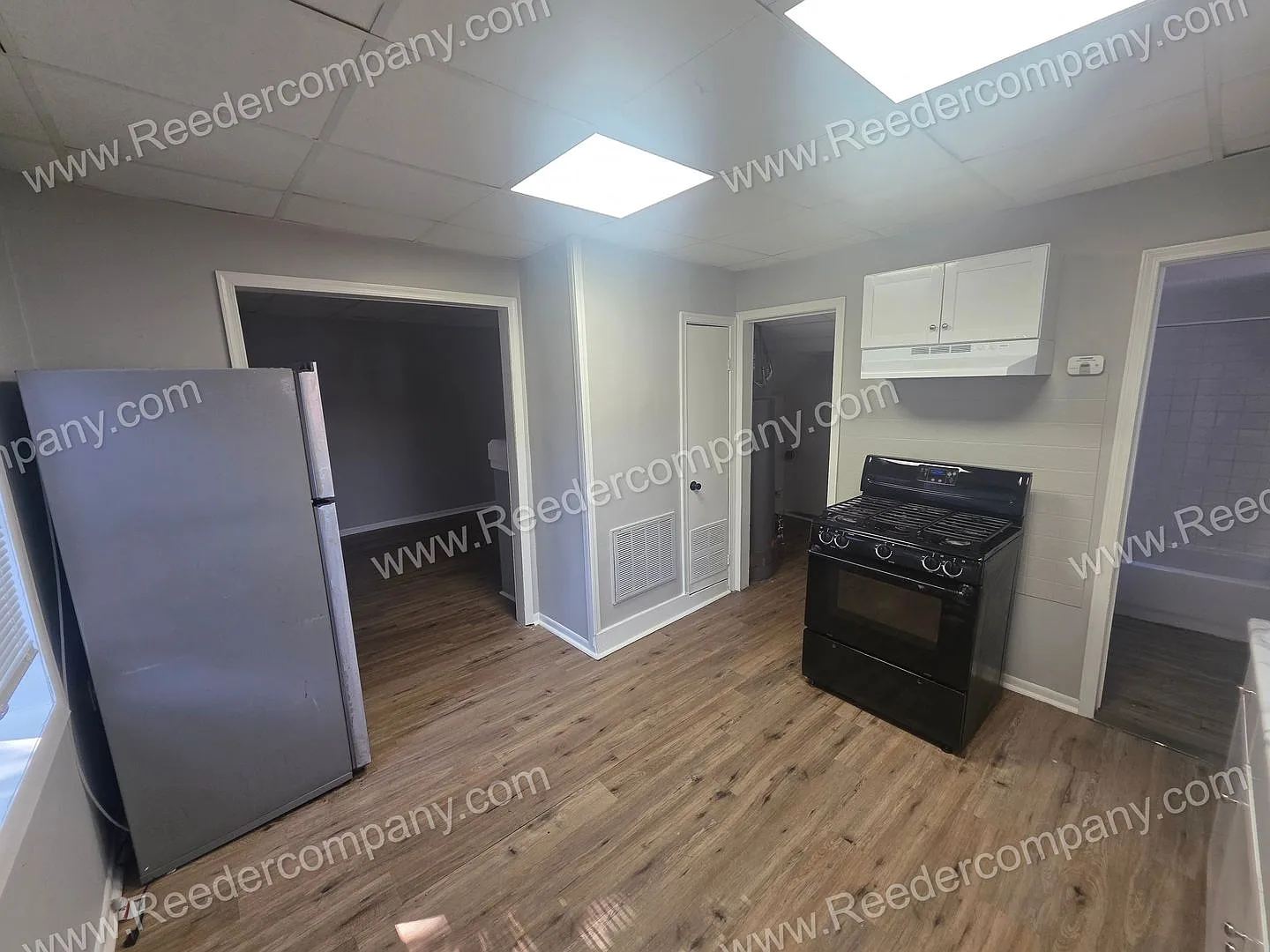 4832 Magoun — Photo 2