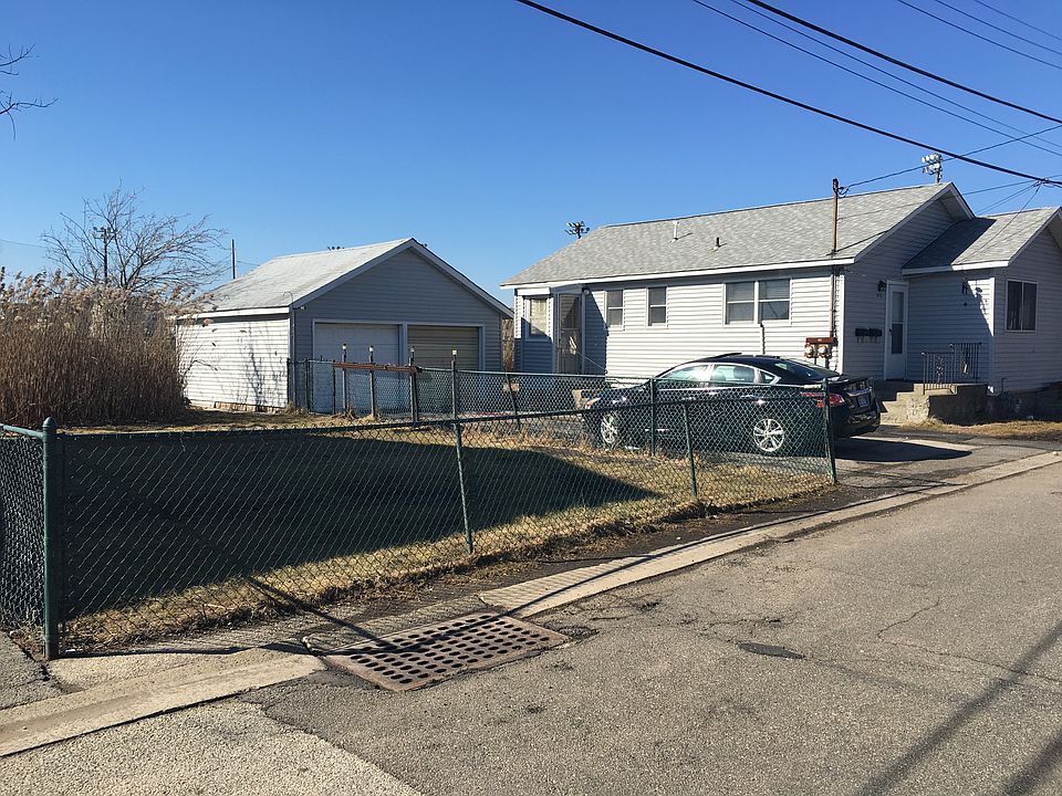 2nd image of 835 S Bay St