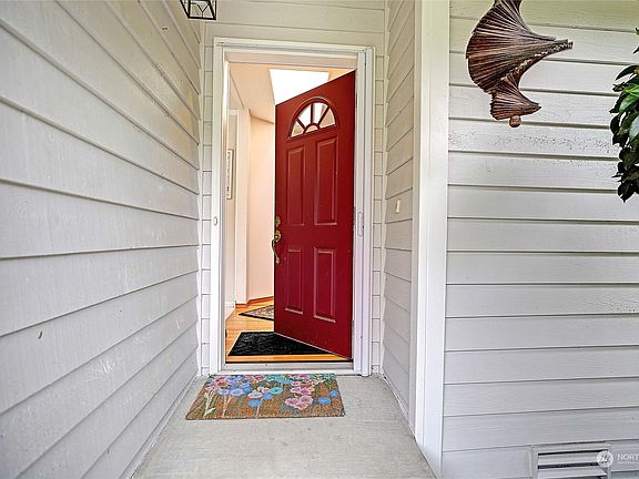 4th image of 19206 95th Avenue NW