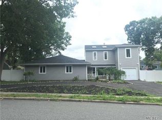 26 Rodney St, Port Jefferson Station, NY 11776