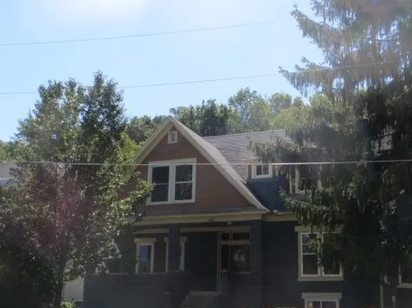 806 17th Ave, East Moline, IL 61244