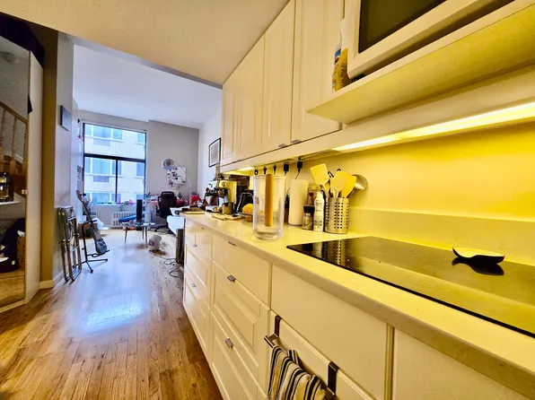 310 East 23rd Street image 6 of 13