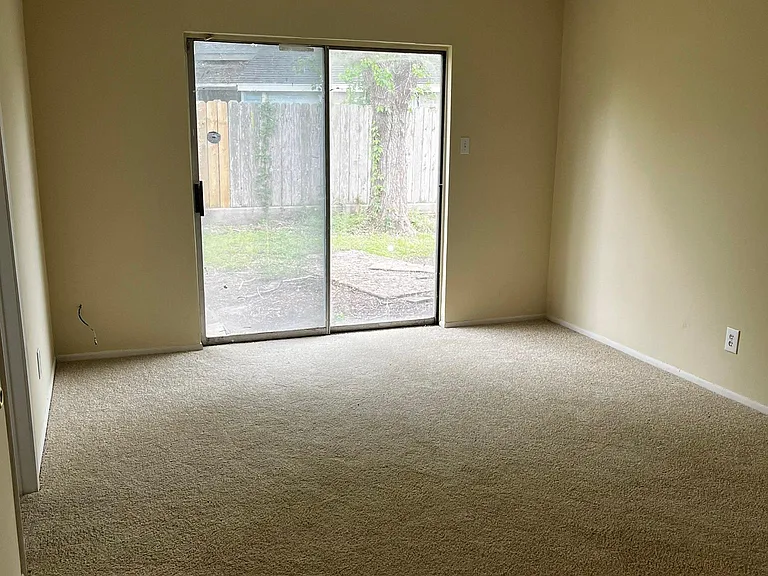 15523 Donnet Ln — Photo 10