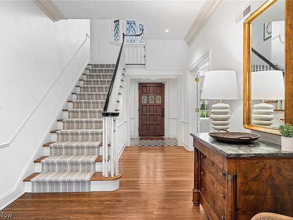 3rd image of 17715 Shaker Blvd