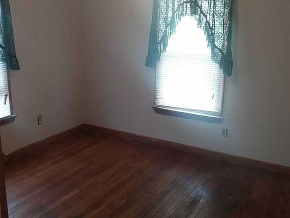 2nd image of 307 N Drury Ave