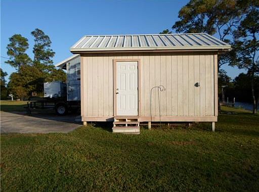 5th image of 4025 Barracuda St