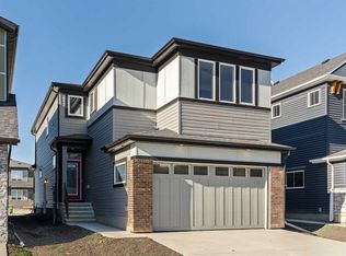 152 E Creekstone Cir SW, Calgary, AB T2X4Y3