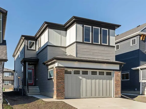 152 E Creekstone Cir SW, Calgary, AB T2X 4Y3