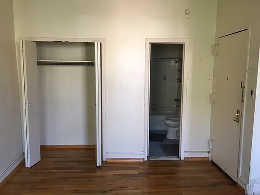 Rented by Premier Metro Realty Corp | media 8