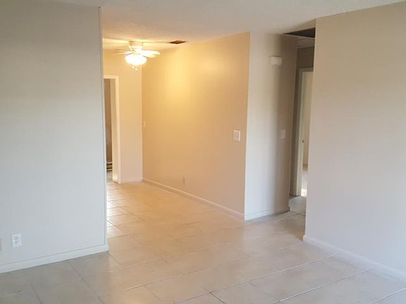 4th image of 9166 SE Parkway Dr