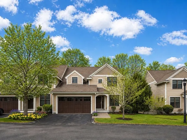 10 Graystone Cir Unit 10, Winchester, MA 01890