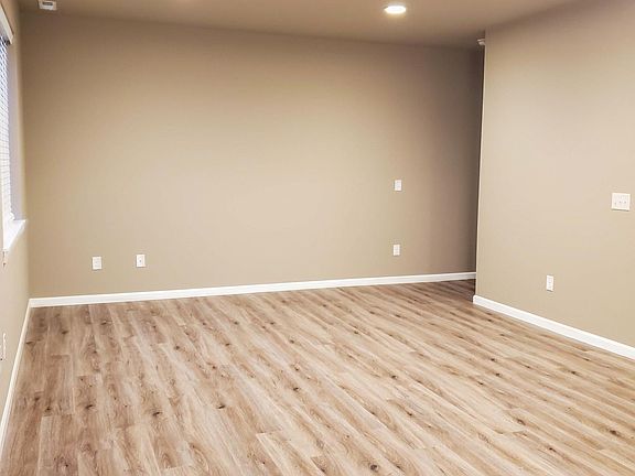 5th image of 6913 Delaney Ln NE #B