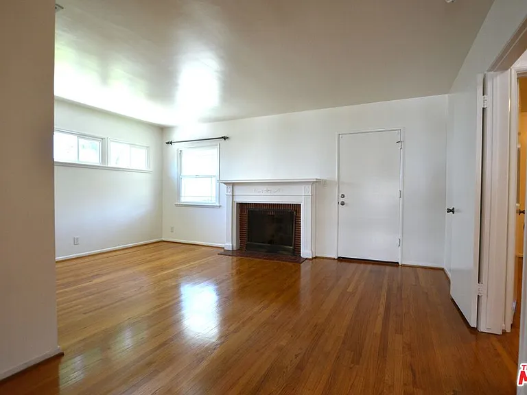 2729 N Brighton St — Photo 2