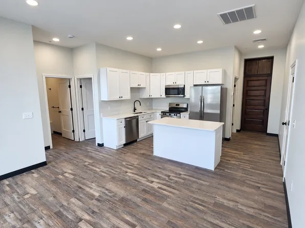 439 Pine St #102, Fall River, MA 02720
