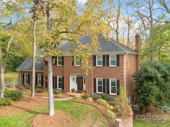 841 Stanhope Ln, Matthews, NC 28105