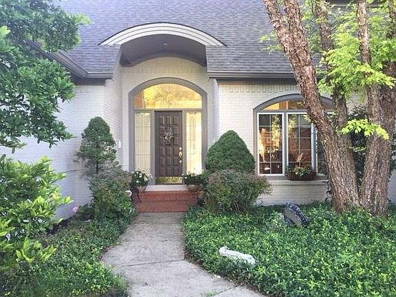 2nd image of 7241 Royal Oakland Dr