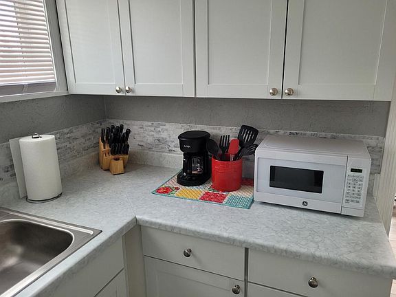 4th image of 1628 Burwell St APT 3