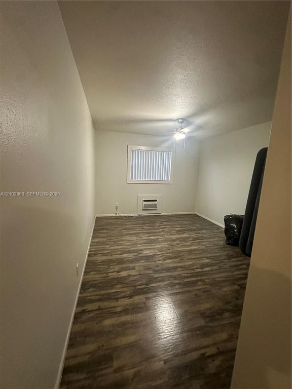 1050 E Sample Rd APT 202, photo 9