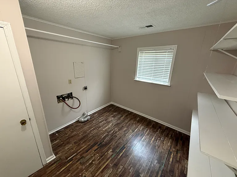 1591 Brookhaven Dr — Photo 5