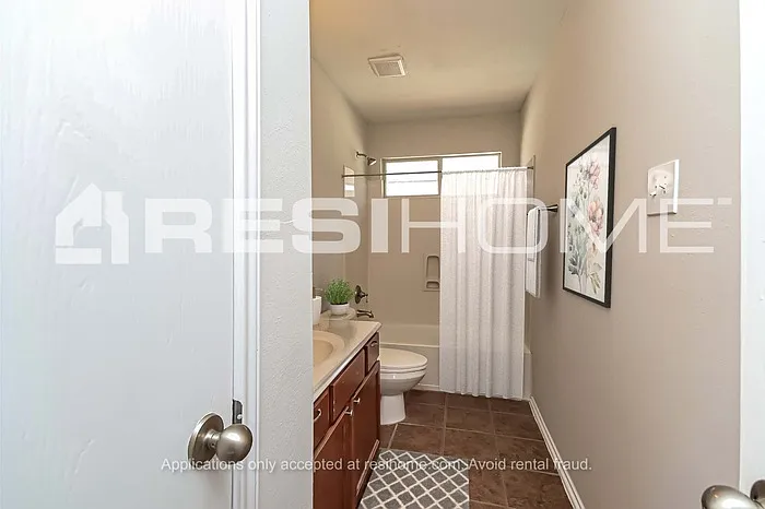 17203 Hawks Landing Dr — Photo 13