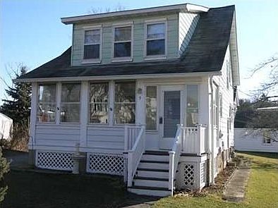 3rd image of 9 Meyer Ave