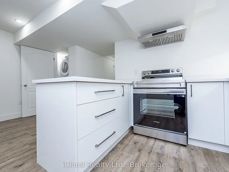 899 Boyer Blvd #LOWER LEVEL — Photo 10