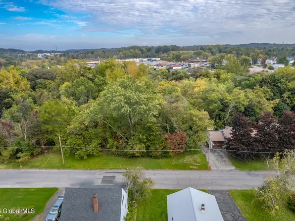 L24 oakwood ave Avenue, Johnstown, NY 12095