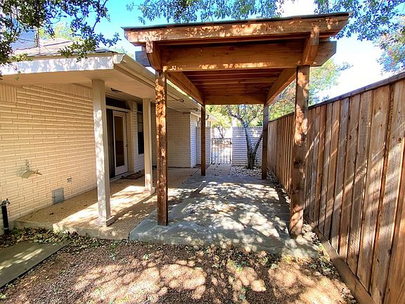 4th image of 225 Oak Hill Dr