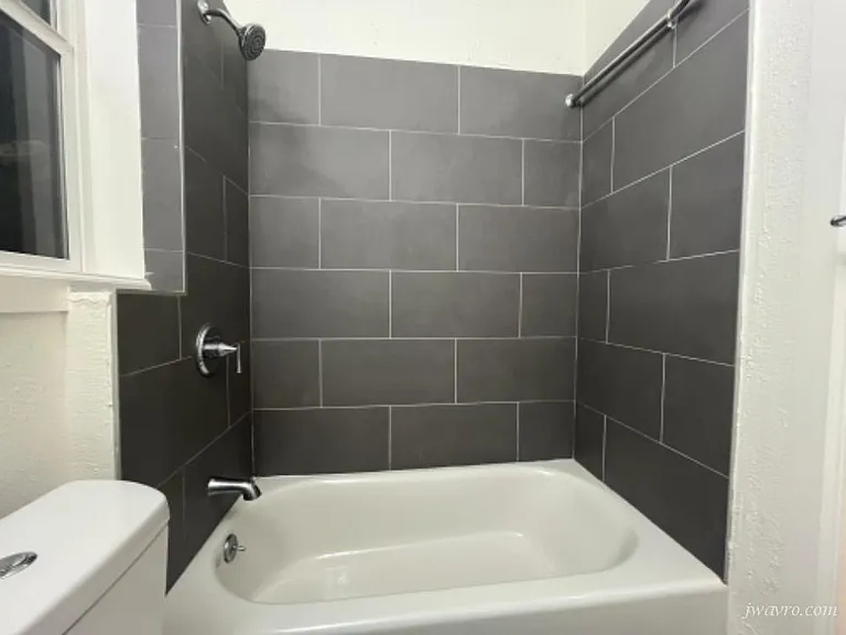 241 Leavenworth St #5 — Photo 6