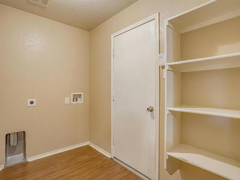 1108 Cottonwood Dr — Photo 6