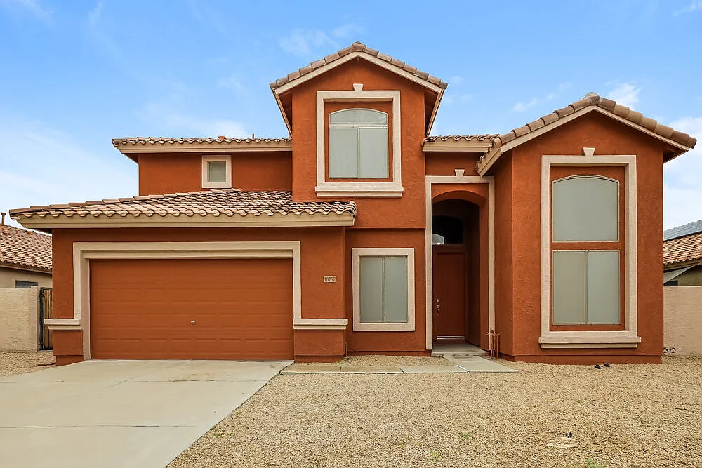 4 bed, 3.0 bath, 2602 sqft, $2,260 — Photo 1