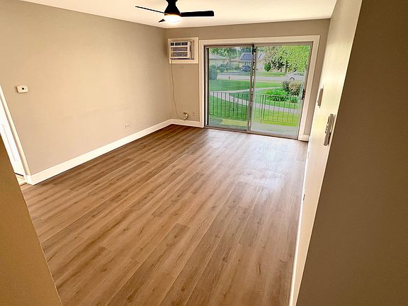 3rd image of 1013 E 194th St #101