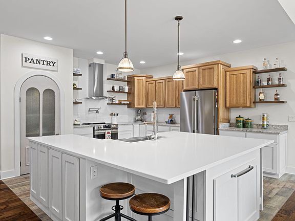 4th image of 655 Thunder Ridge Dr