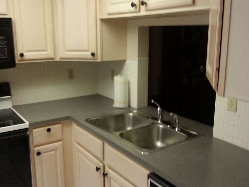 Kitchen - Updated cabinets