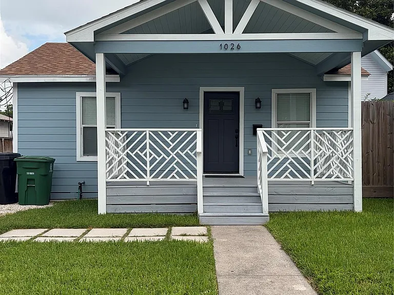 1026 Kern St — Photo 1