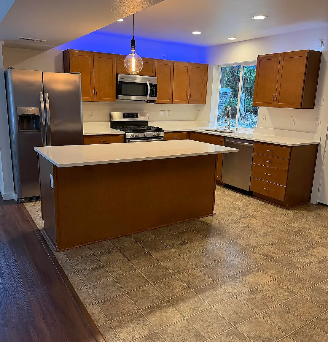 3 bed, 2.5 bath, 1366 sqft, $2,450 — Photo 4