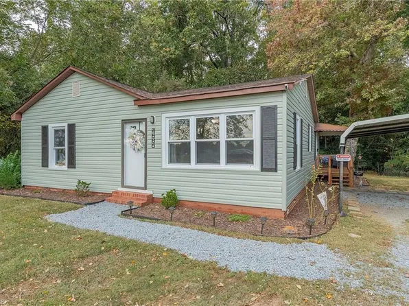 4586 Starmount Rd, Liberty, NC 27298