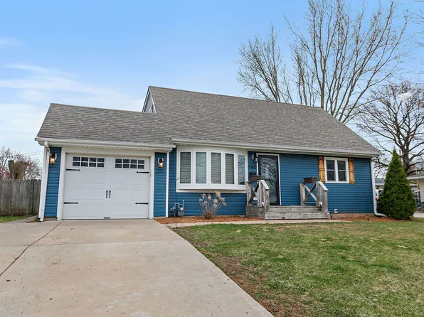 780 Watson Dr, Genoa, IL 60135