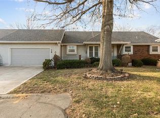 115 Woodbridge Ln, Kansas City, MO 64145