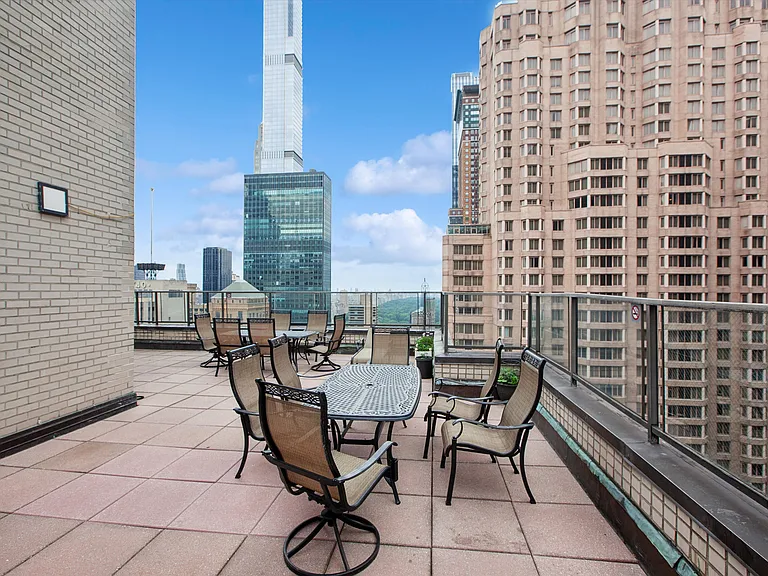 159 W 53rd St #19E — Photo 20