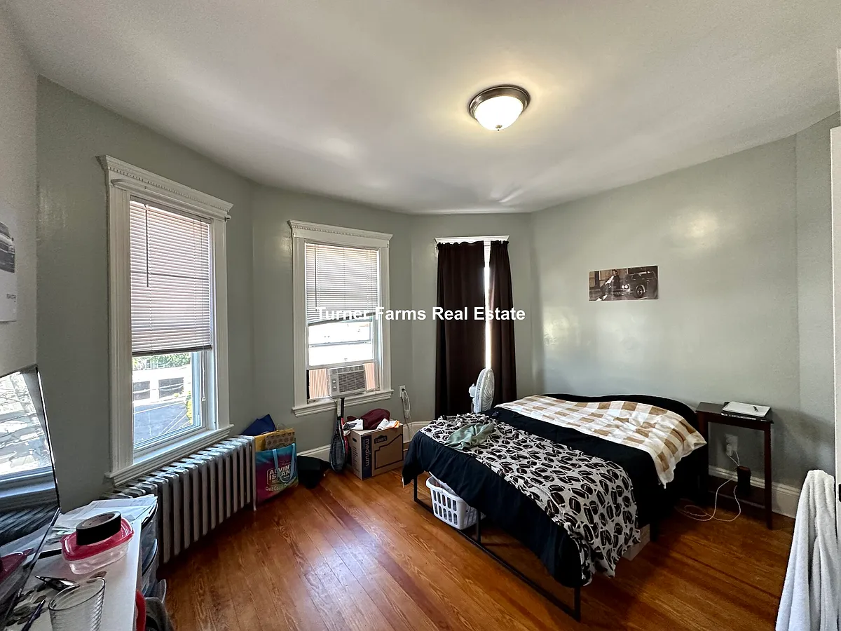 Building Photo - 37 Harbor View St #3R